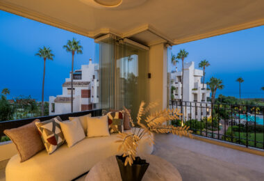 Olśniewające, niedawno wyremontowane mieszkanie przy plaży, blisko miasta Estepona!