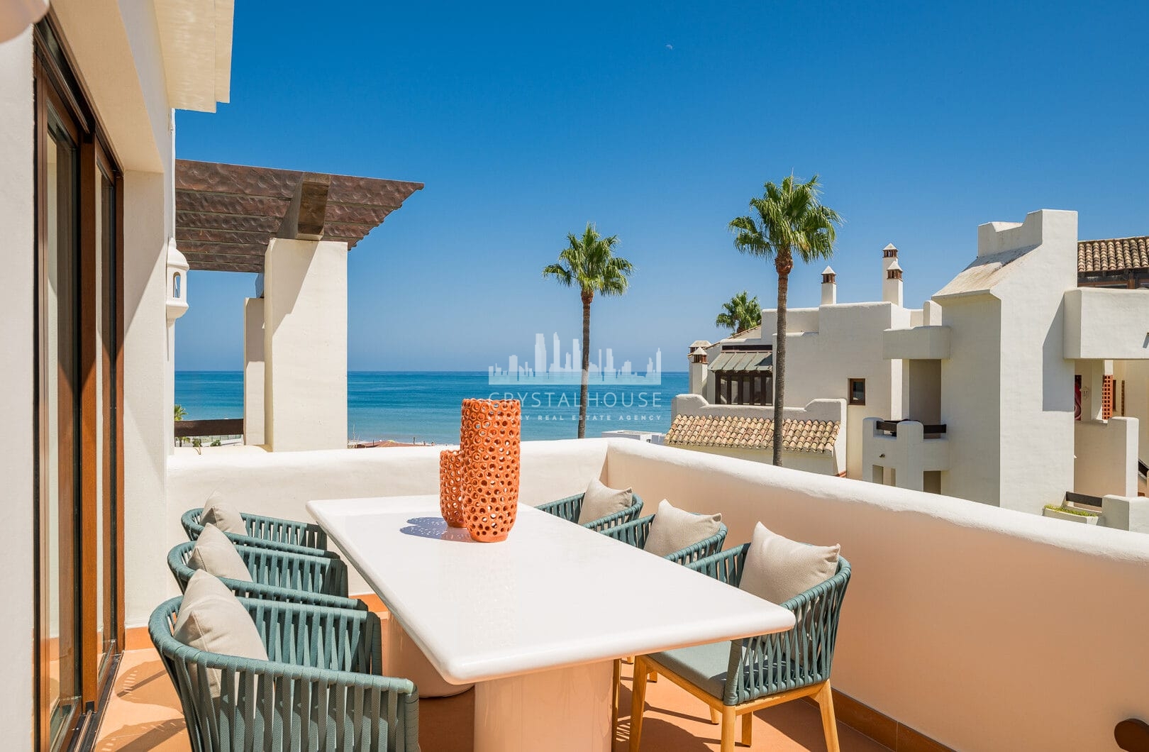 Wyjątkowy dwupoziomowy penthouse zlokalizowany bezpośrednio przy plaży, w pobliżu miasta Estepona!