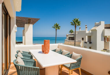 Wyjątkowy dwupoziomowy penthouse zlokalizowany bezpośrednio przy plaży, w pobliżu miasta Estepona!
