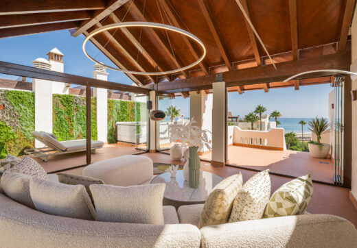 Wyjątkowy dwupoziomowy penthouse zlokalizowany bezpośrednio przy plaży, w pobliżu miasta Estepona!