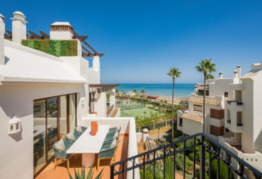 Wyjątkowy dwupoziomowy penthouse zlokalizowany bezpośrednio przy plaży, w pobliżu miasta Estepona!