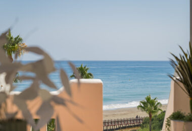 Wyjątkowy dwupoziomowy penthouse zlokalizowany bezpośrednio przy plaży, w pobliżu miasta Estepona!