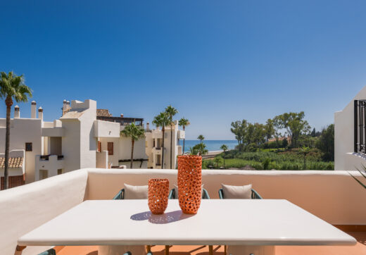 Wyjątkowy dwupoziomowy penthouse zlokalizowany bezpośrednio przy plaży, w pobliżu miasta Estepona!