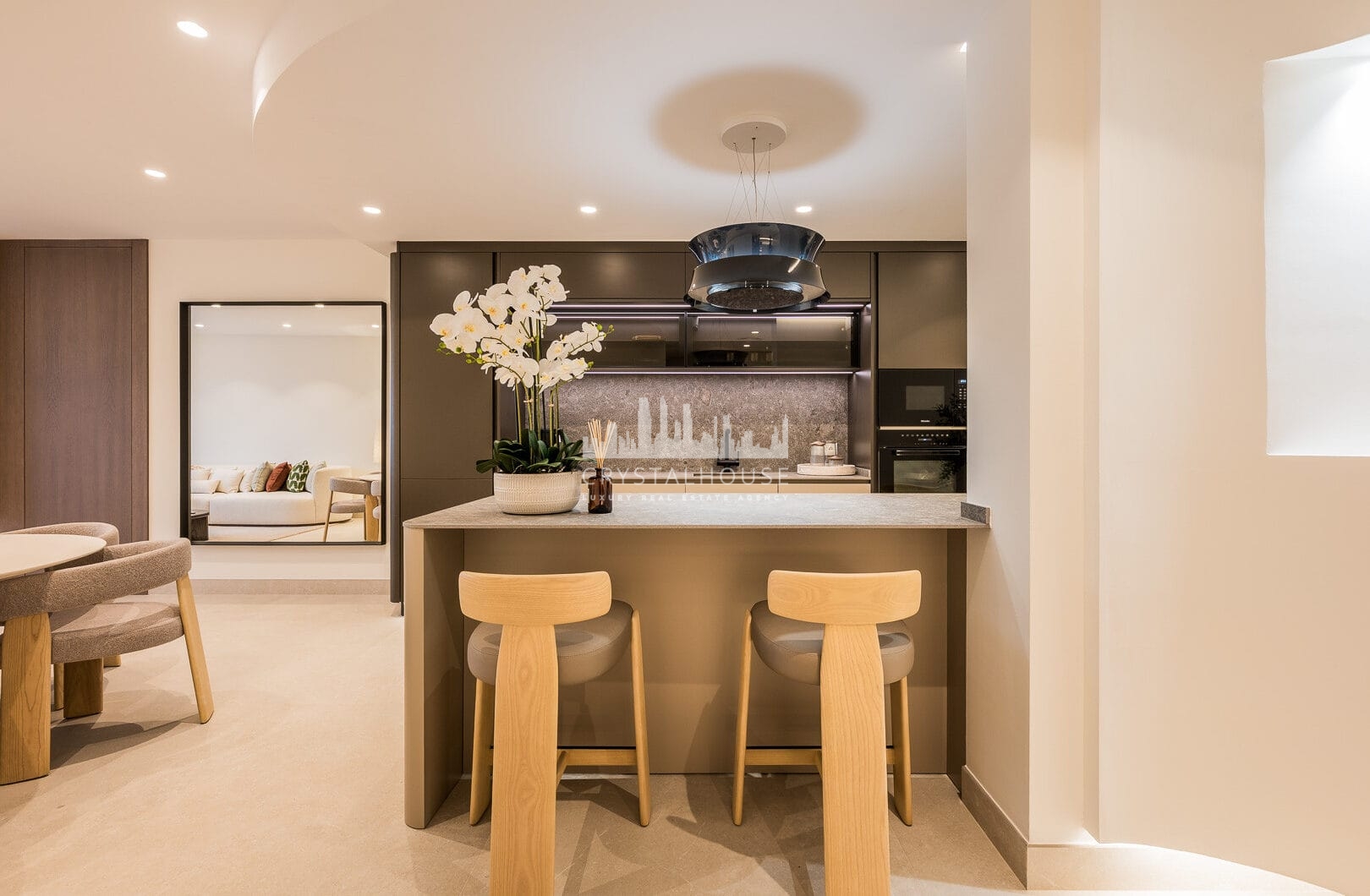 Wyjątkowy dwupoziomowy penthouse zlokalizowany bezpośrednio przy plaży, w pobliżu miasta Estepona!