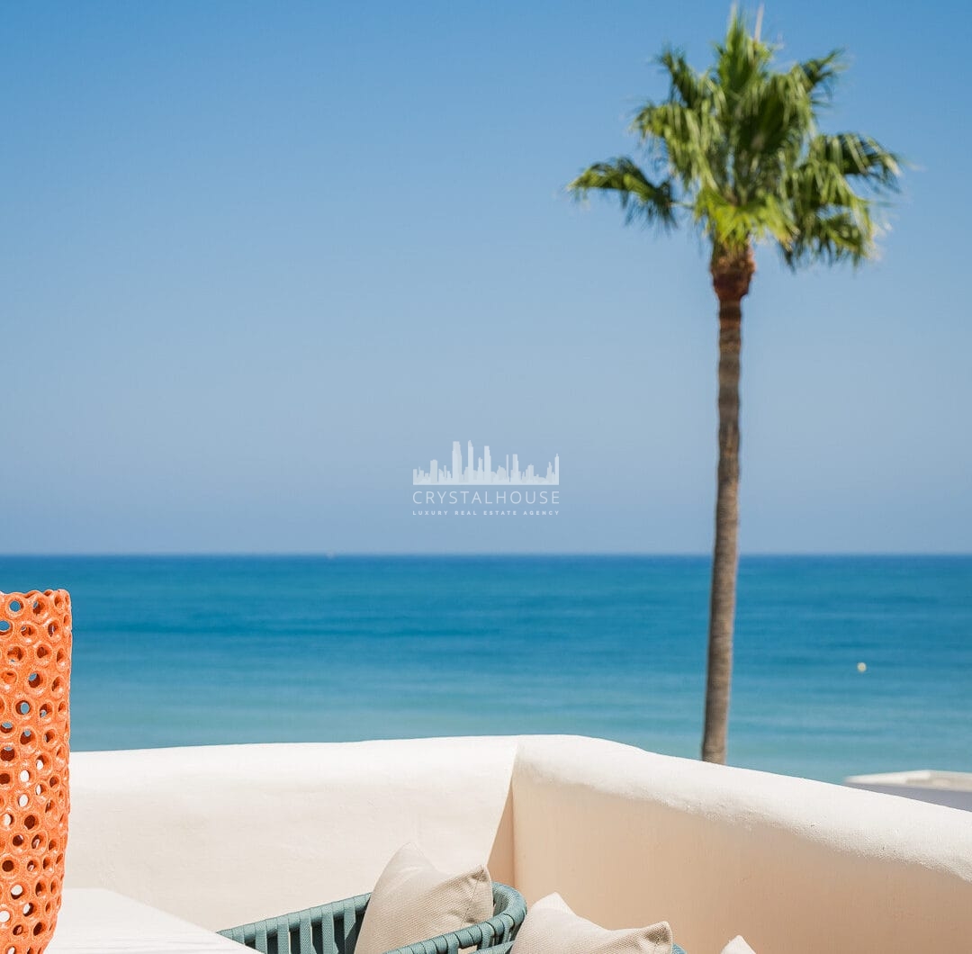 Wyjątkowy dwupoziomowy penthouse zlokalizowany bezpośrednio przy plaży, w pobliżu miasta Estepona!