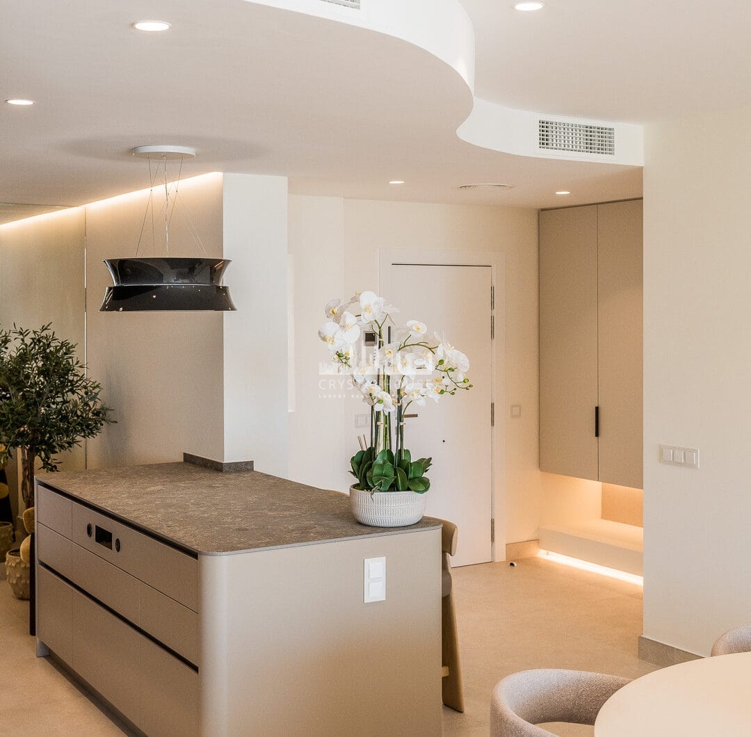 Wyjątkowy dwupoziomowy penthouse zlokalizowany bezpośrednio przy plaży, w pobliżu miasta Estepona!