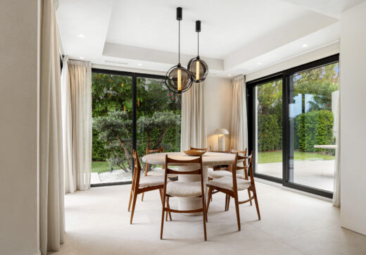 Ekskluzywna willa z 4 sypialniami całkowicie odnowiona w La Alqueria, Benahavís