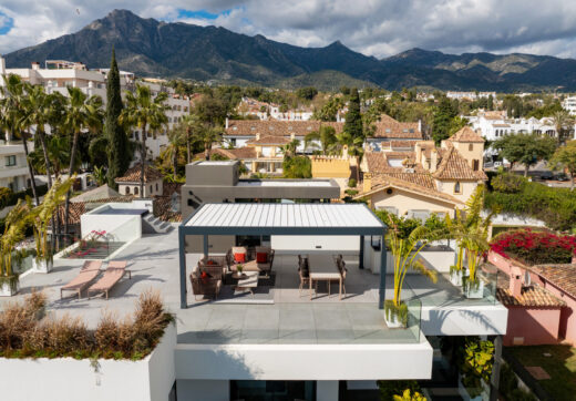 Ekskluzywny Seafront Villa w Marbella