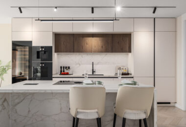 Oszałamiający, niedawno odnowiony apartament z 4 sypialniami