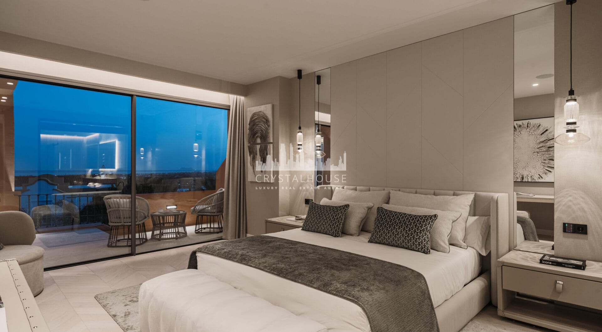 Oszałamiający, niedawno odnowiony apartament z 4 sypialniami