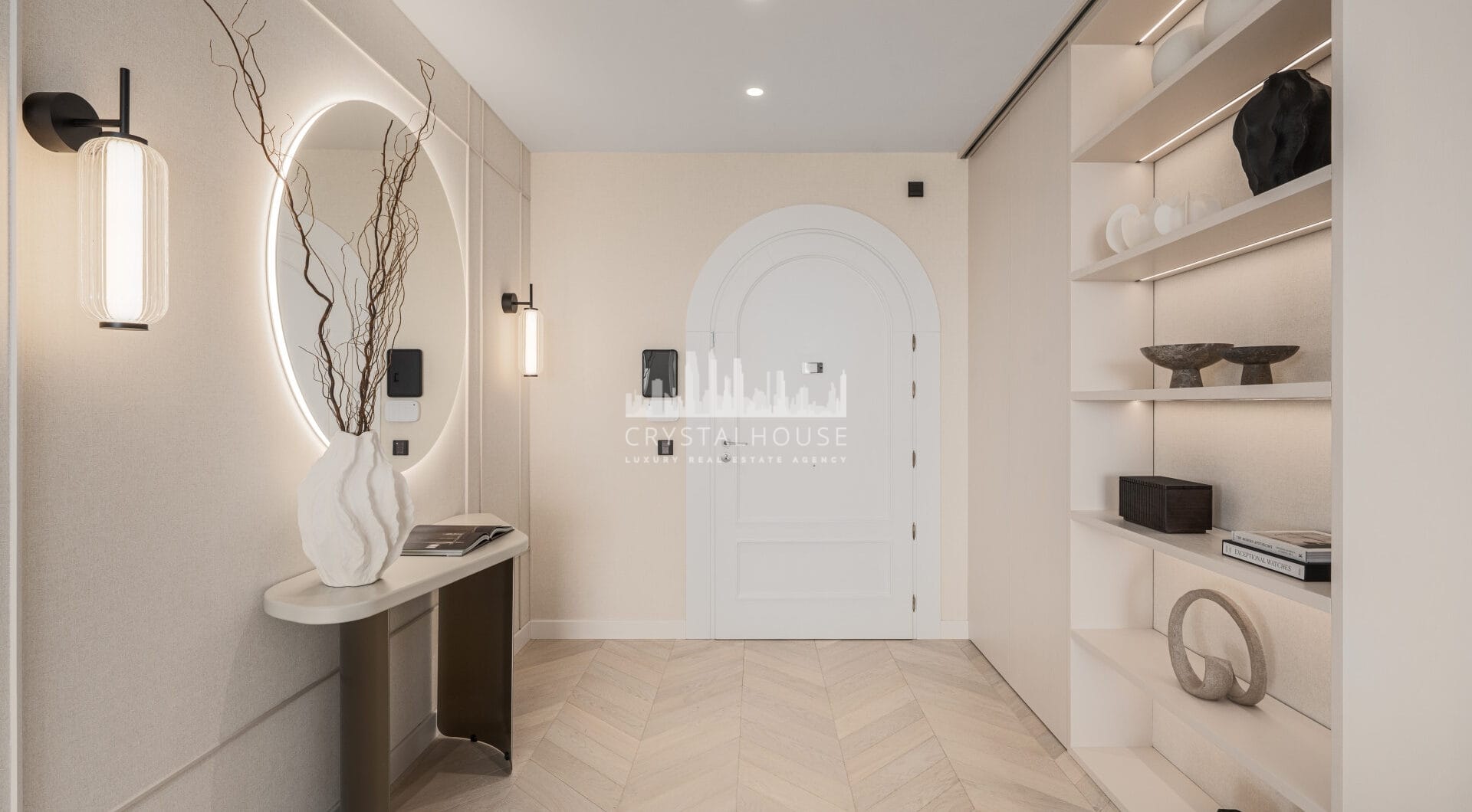 Oszałamiający, niedawno odnowiony apartament z 4 sypialniami