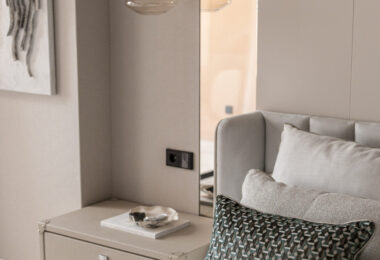 Oszałamiający, niedawno odnowiony apartament z 4 sypialniami