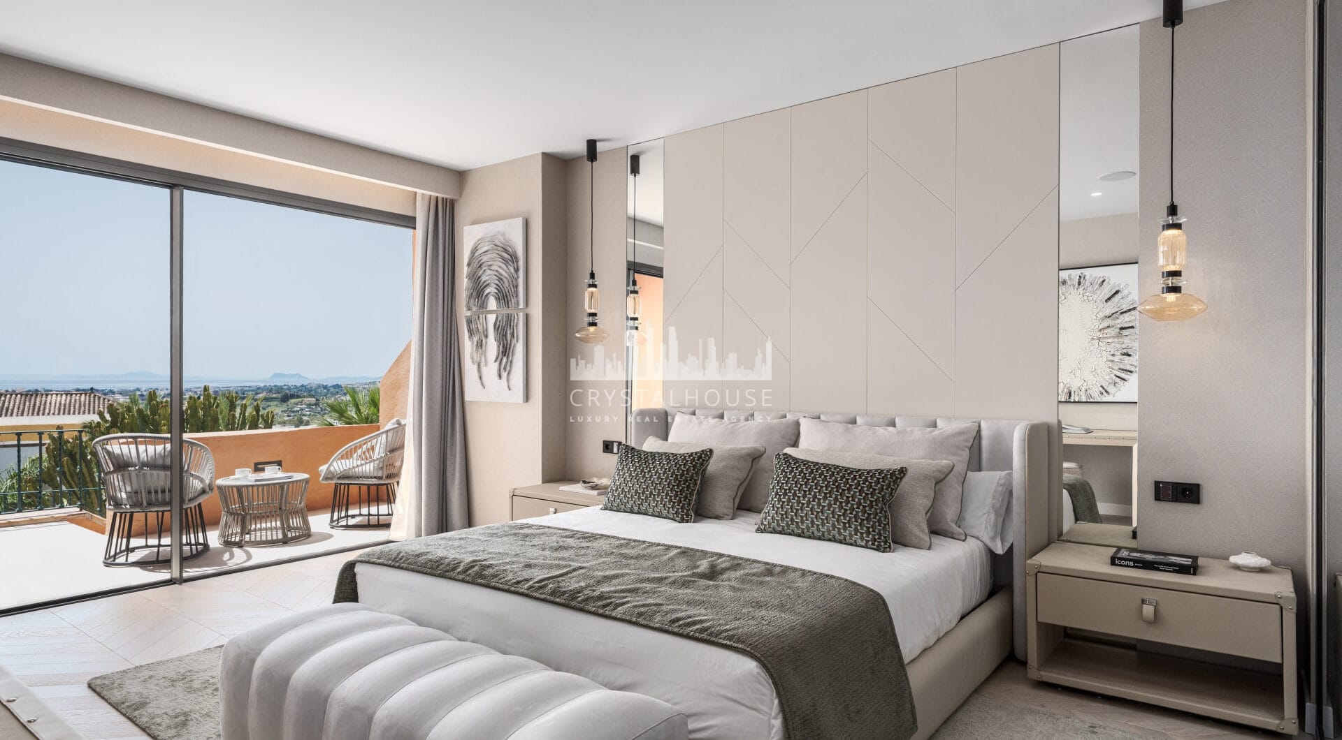 Oszałamiający, niedawno odnowiony apartament z 4 sypialniami