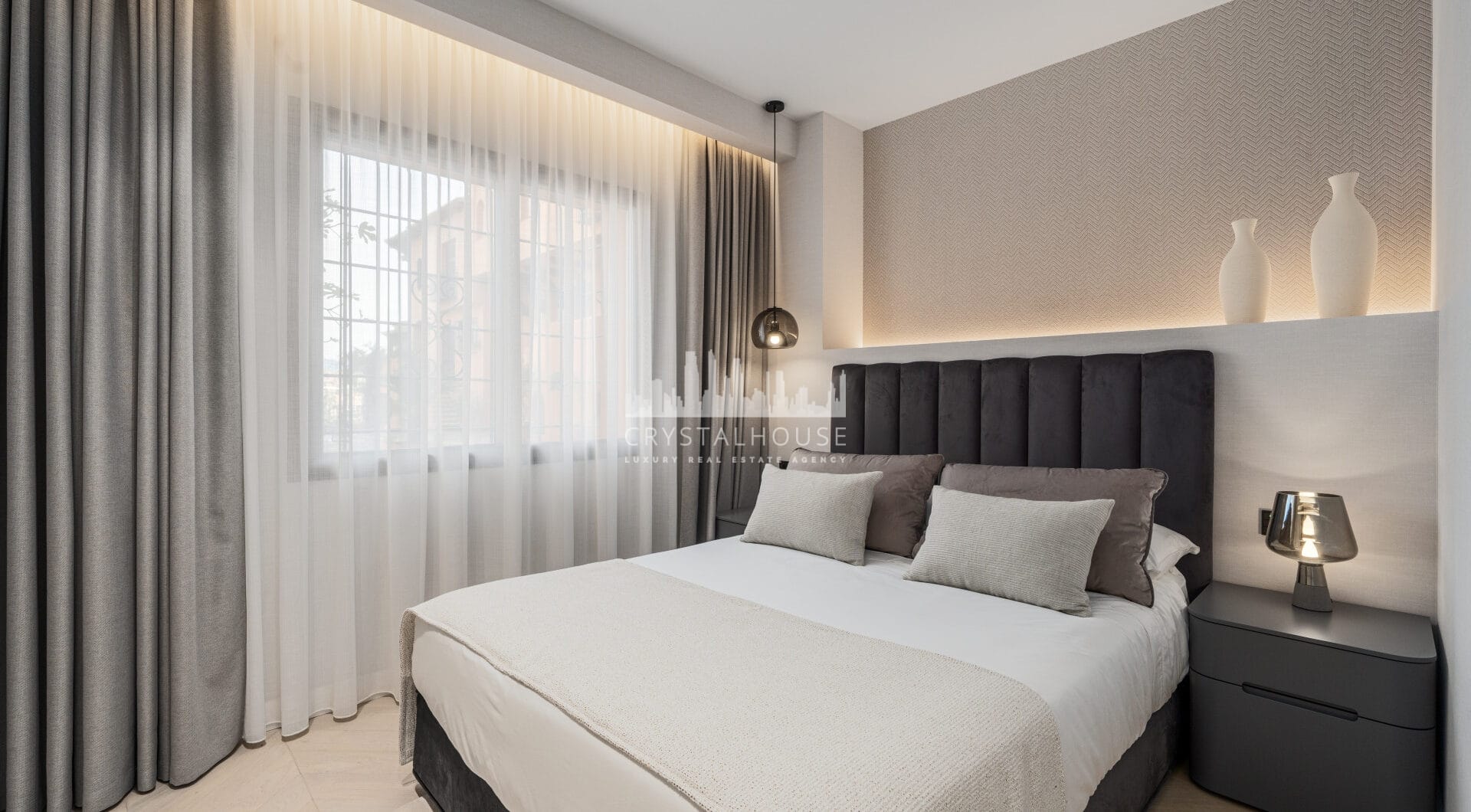 Oszałamiający, niedawno odnowiony apartament z 4 sypialniami