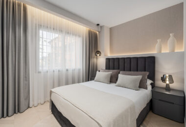 Oszałamiający, niedawno odnowiony apartament z 4 sypialniami
