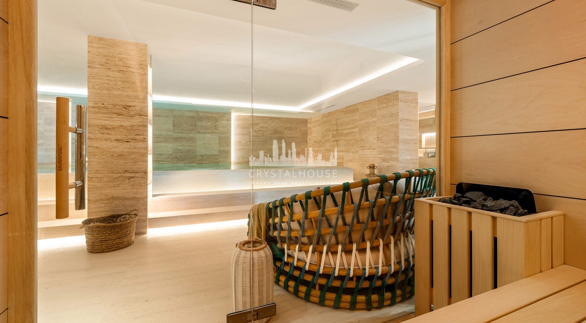 Villa Azteca – elegancka, nowoczesna willa z 6 sypialniami i salonem na dachu