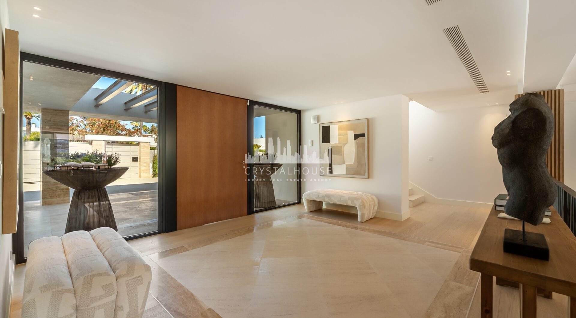 Villa Azteca – elegancka, nowoczesna willa z 6 sypialniami i salonem na dachu