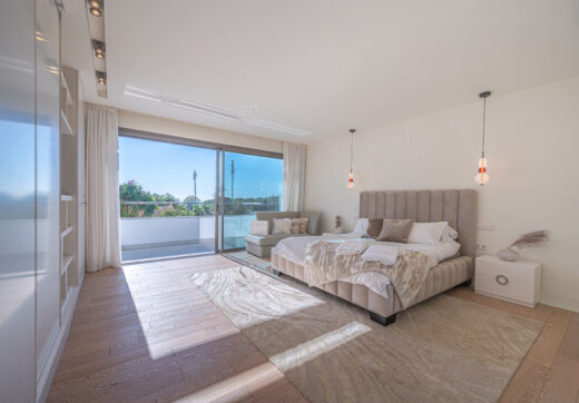 Oszałamiająca willa z czterema sypialniami