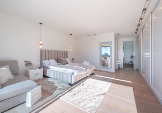 Oszałamiająca willa z czterema sypialniami