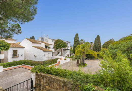 Apartament z 4 sypialniami i widokiem na basen