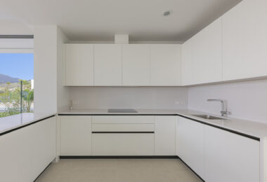 Nowa, nowoczesna willa z 4 sypialniami