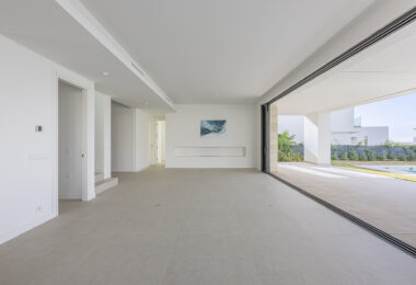 Nowa, nowoczesna willa z 4 sypialniami