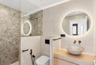 Oszałamiająca odnowiona 4-sypialna willa z prywatnym basenem w pierwszej urbanizacji!