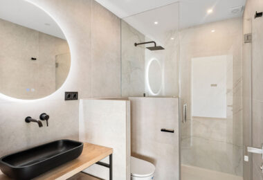 Oszałamiająca odnowiona 4-sypialna willa z prywatnym basenem w pierwszej urbanizacji!