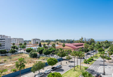 Nowy luksusowy apartament z widokiem na morze i góry w Nueva Andalucia, Marbella