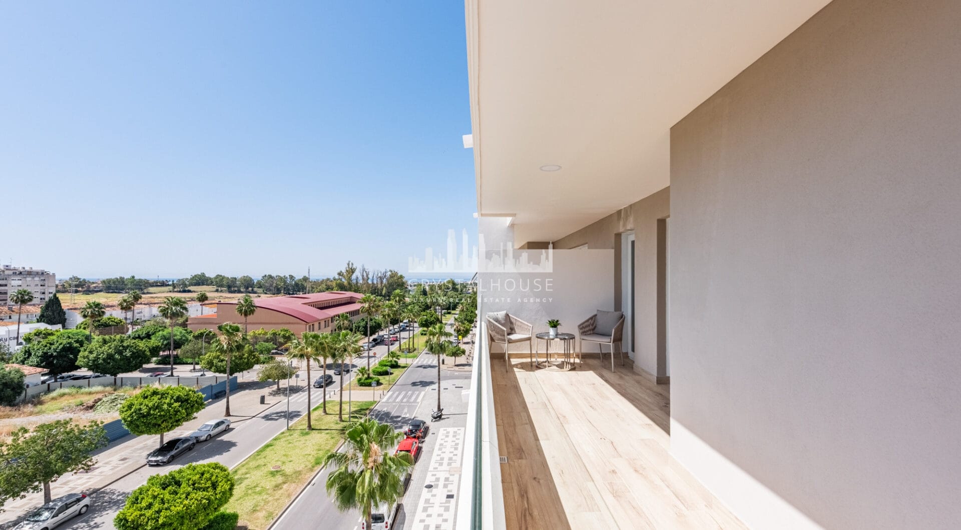 Nowy luksusowy apartament z widokiem na morze i góry w Nueva Andalucia, Marbella