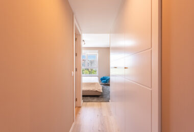 Nowy luksusowy apartament z widokiem na morze i góry w Nueva Andalucia, Marbella