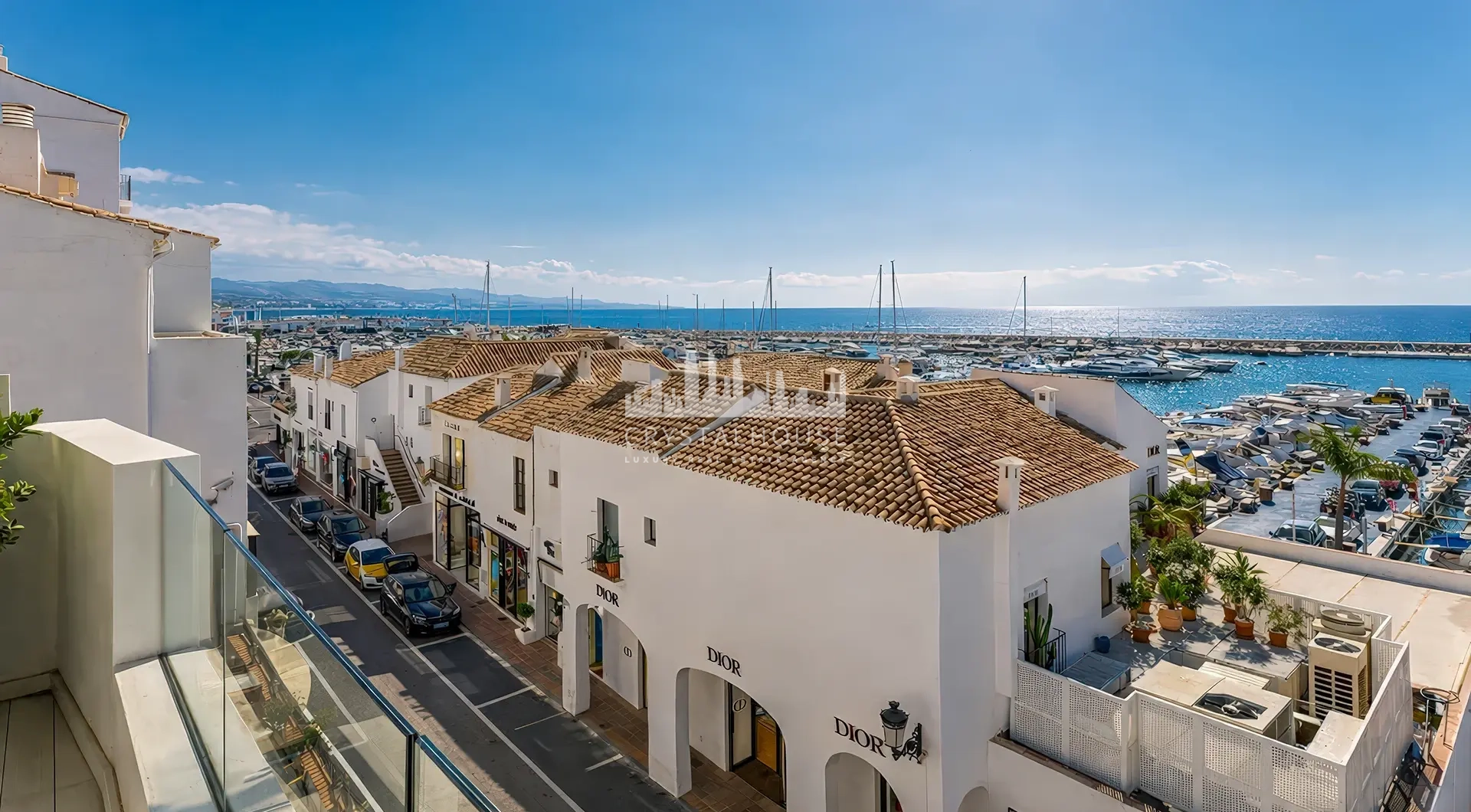 Apartment for sale Marbella Spain – Puerto Banús marina view with luxury yachts and Mediterranean Sea