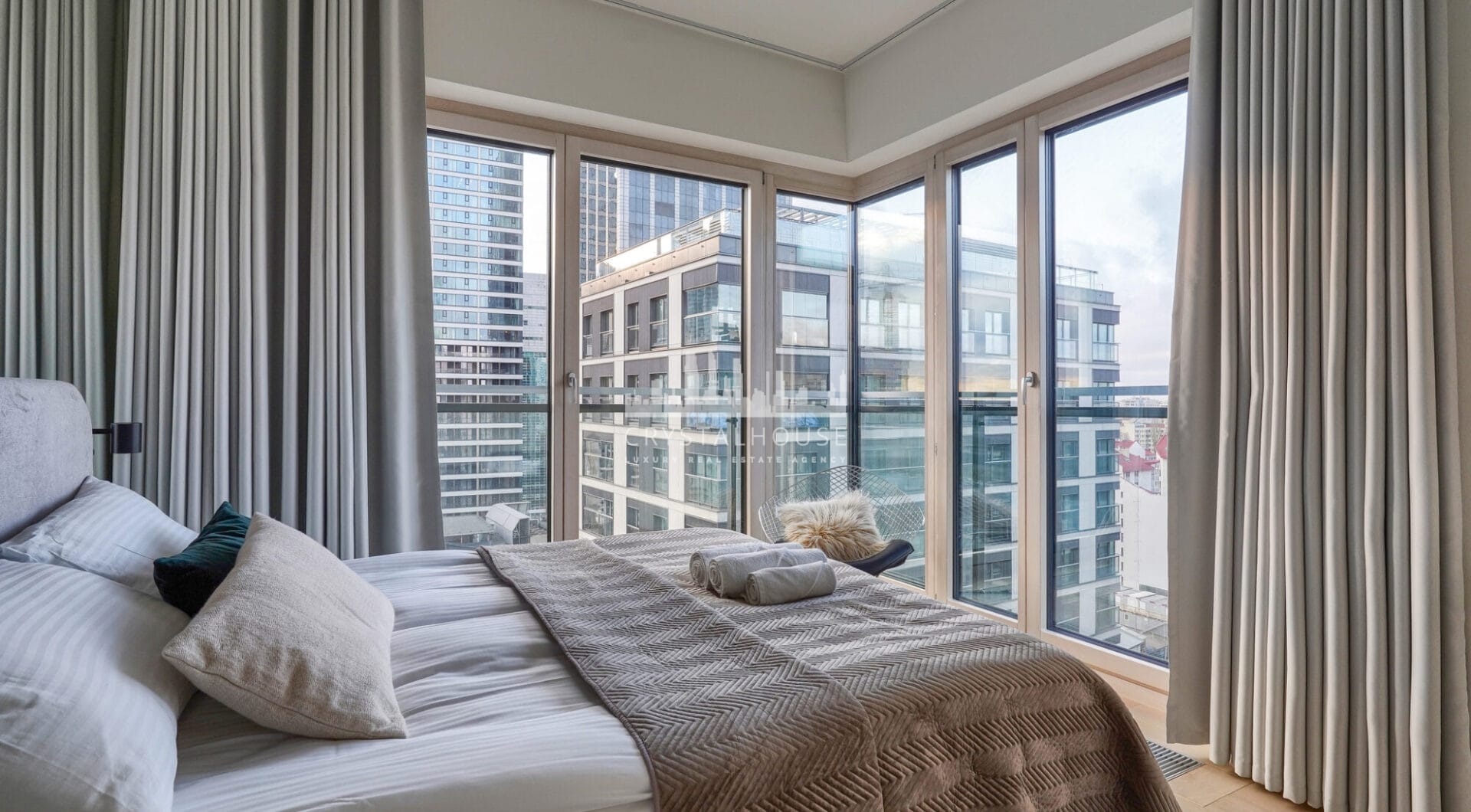 Ekskluzywny Apartament w Mennica Residence