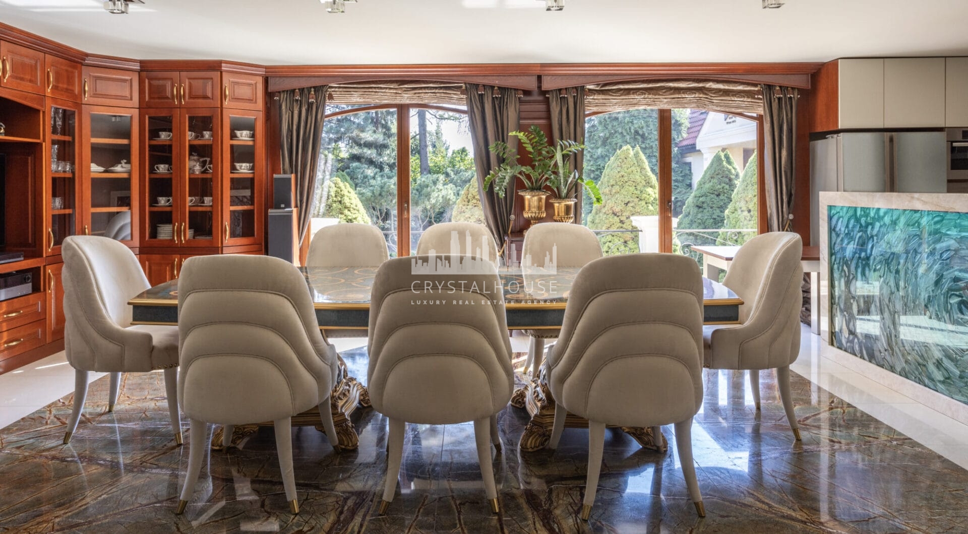 Luksusowa Rezydencja z lądowiskiem dla helikoptera