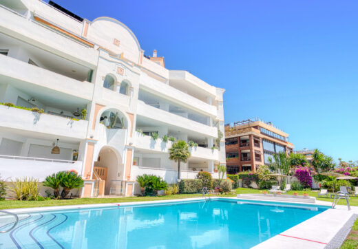 Apartament z widokiem na morze w La Herradura, Marbella