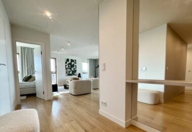 Elegancki apartament w Towarowa Square