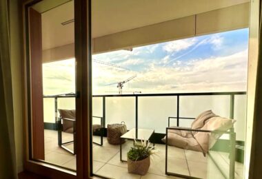 Elegancki apartament w Towarowa Square