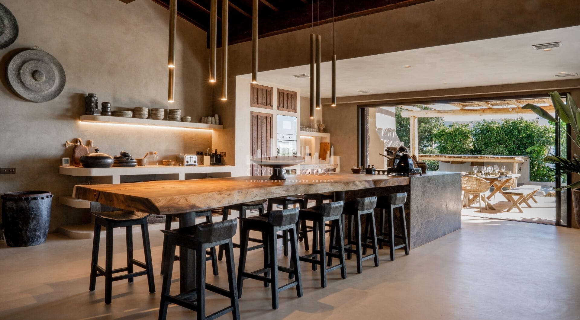 Pojedyncza willa luksusowa w Selwo: Fuzja stylów egzotycznych z widokiem na morze