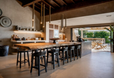 Pojedyncza willa luksusowa w Selwo: Fuzja stylów egzotycznych z widokiem na morze