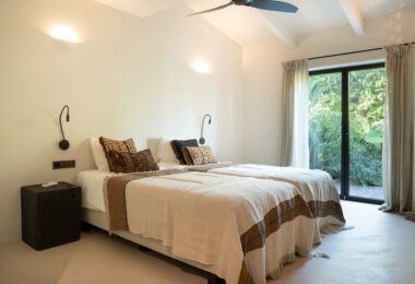 Pojedyncza willa luksusowa w Selwo: Fuzja stylów egzotycznych z widokiem na morze