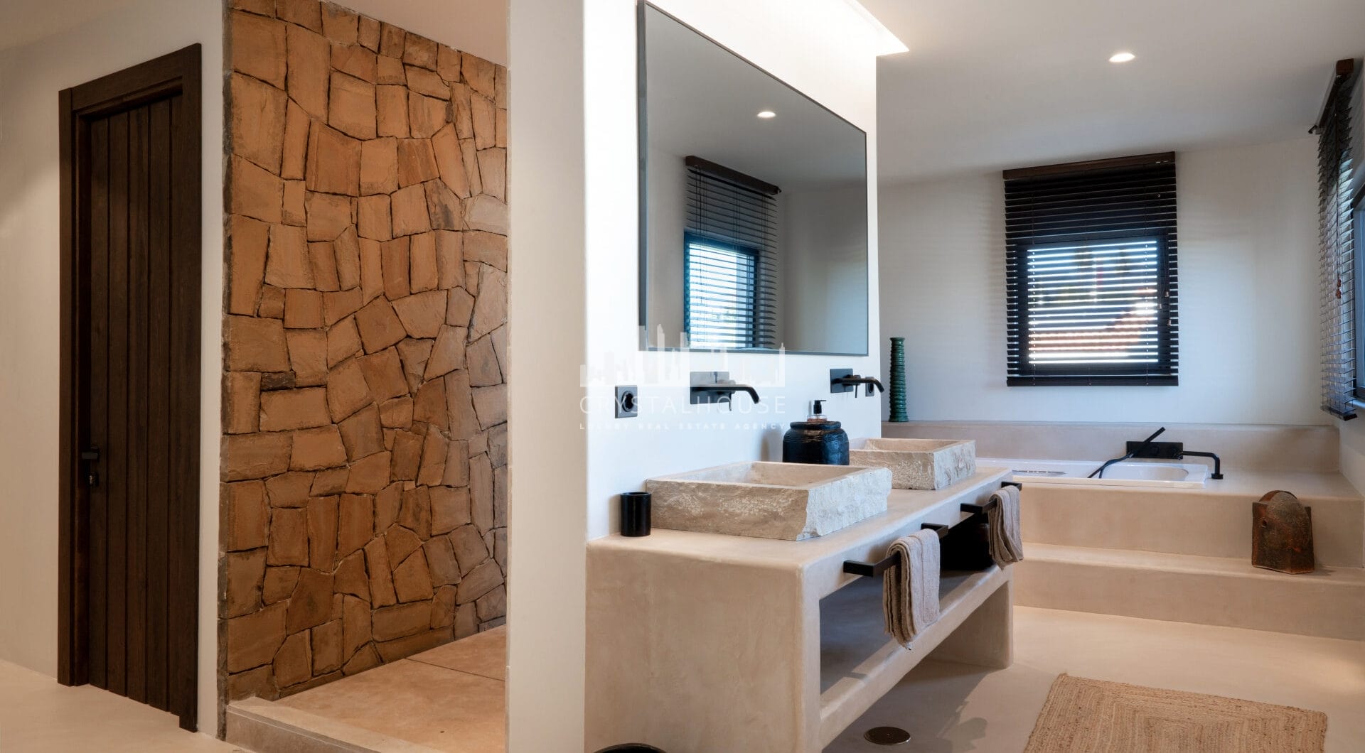 Pojedyncza willa luksusowa w Selwo: Fuzja stylów egzotycznych z widokiem na morze