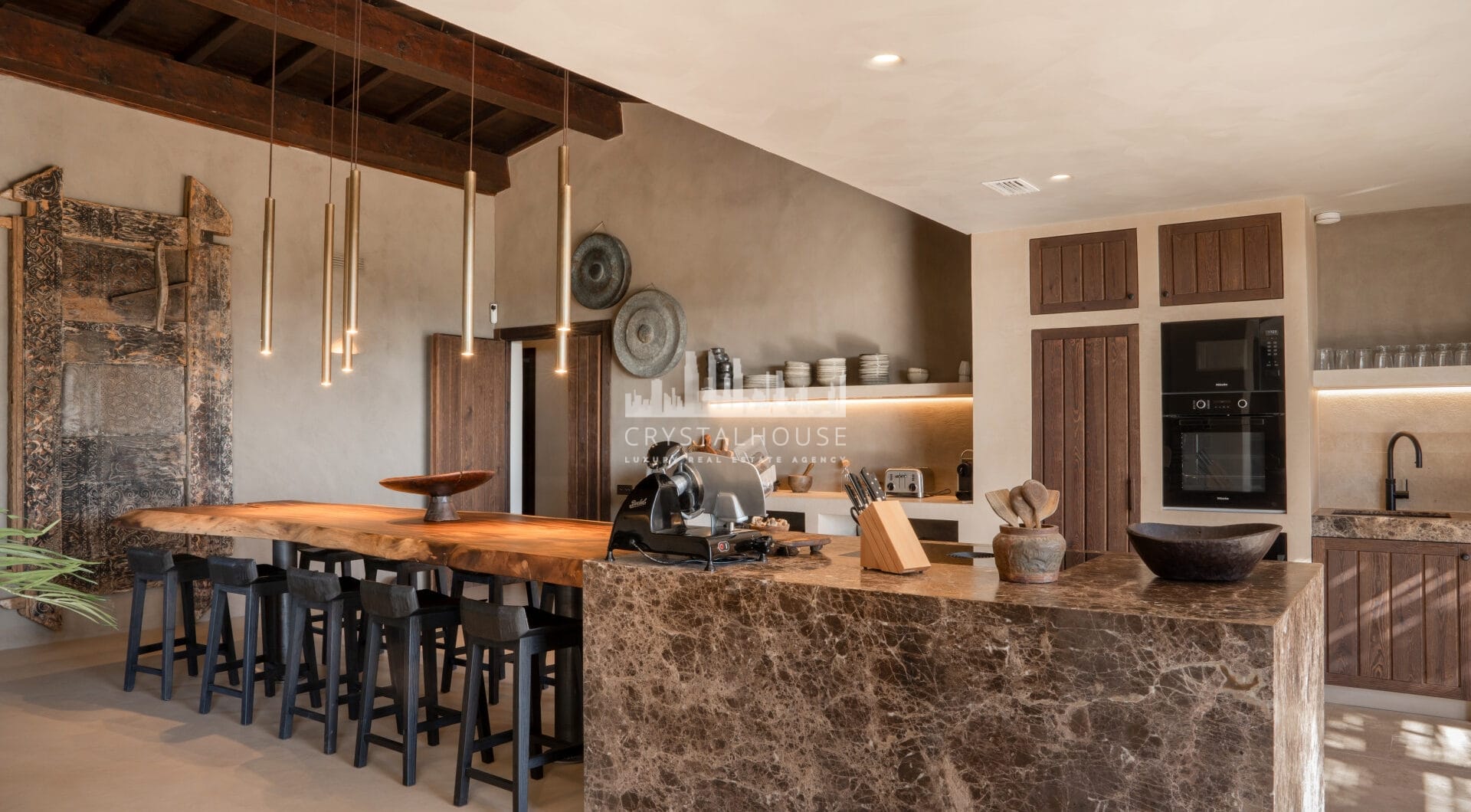 Pojedyncza willa luksusowa w Selwo: Fuzja stylów egzotycznych z widokiem na morze