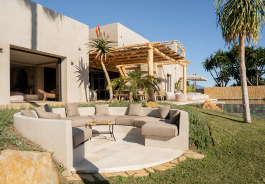 Pojedyncza willa luksusowa w Selwo: Fuzja stylów egzotycznych z widokiem na morze