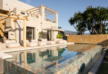 Pojedyncza willa luksusowa w Selwo: Fuzja stylów egzotycznych z widokiem na morze