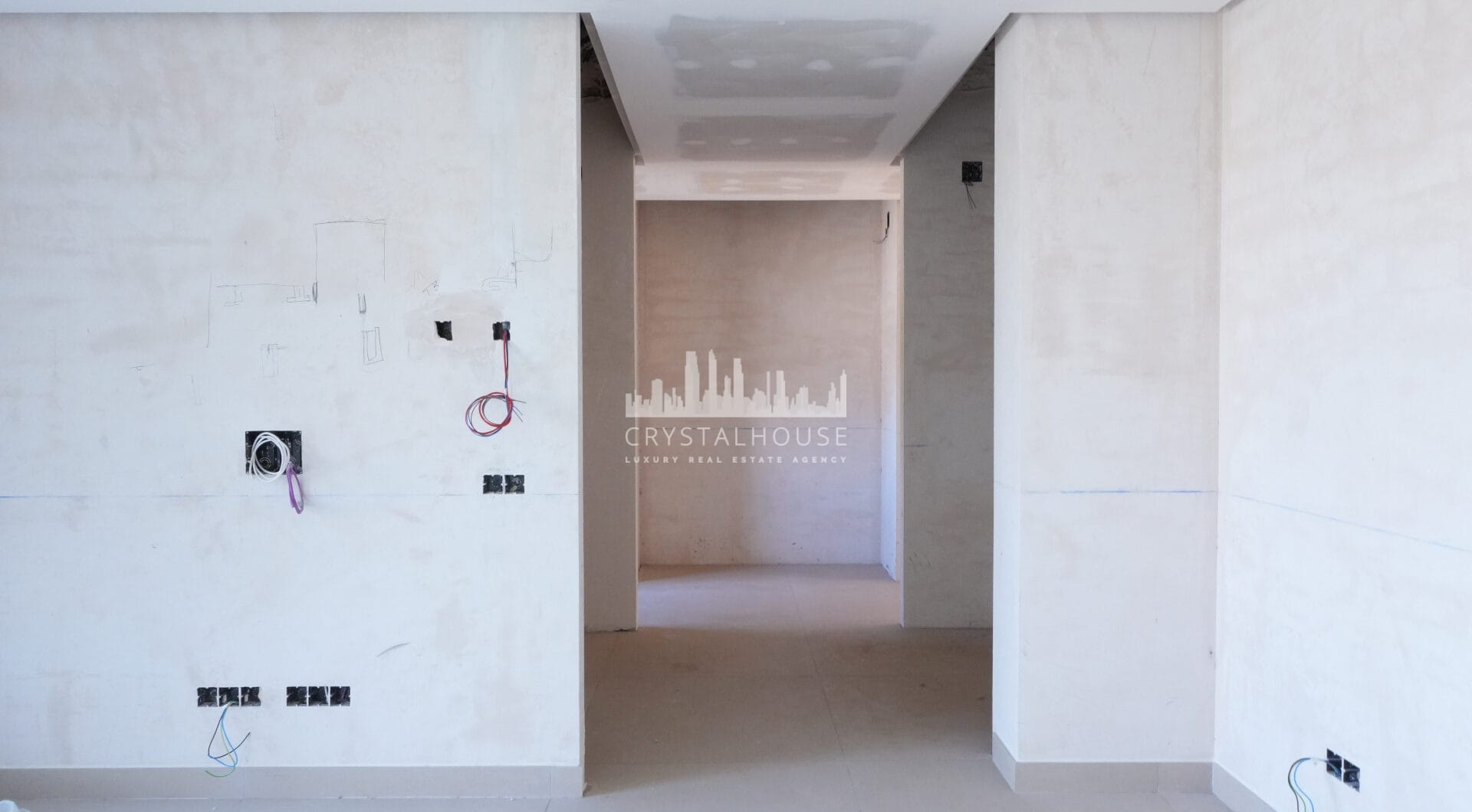 Villa Maya - wspaniała czteropokojowa, nowoczesna willa przy plaży, obecnie budowana na placu Guadalmina Baja