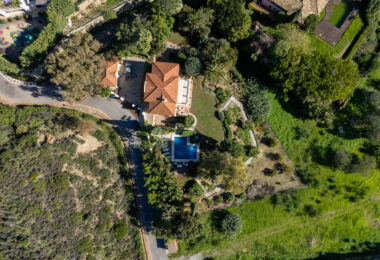 Klasyczny andaluzyjski luksus w ukrytej enklawie Vega del Colorado w Marbelli
