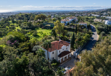 Klasyczny andaluzyjski luksus w ukrytej enklawie Vega del Colorado w Marbelli
