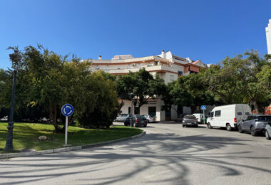 Exclusive Penthouse of 4 Sypialnie w sercu Estepona z tarasem i prywatnym Solarium