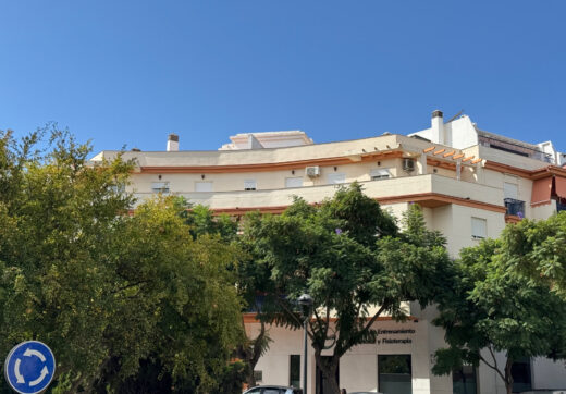 Exclusive Penthouse of 4 Sypialnie w sercu Estepona z tarasem i prywatnym Solarium