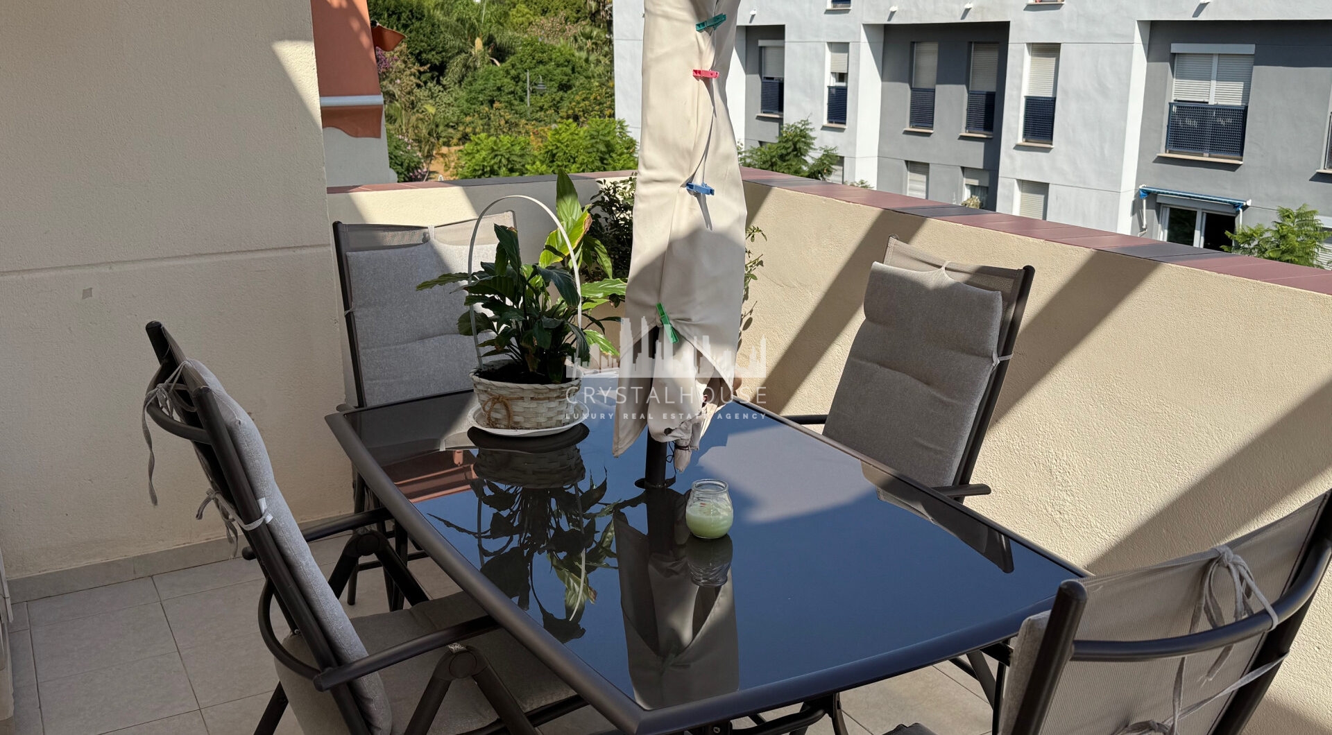 Exclusive Penthouse of 4 Sypialnie w sercu Estepona z tarasem i prywatnym Solarium